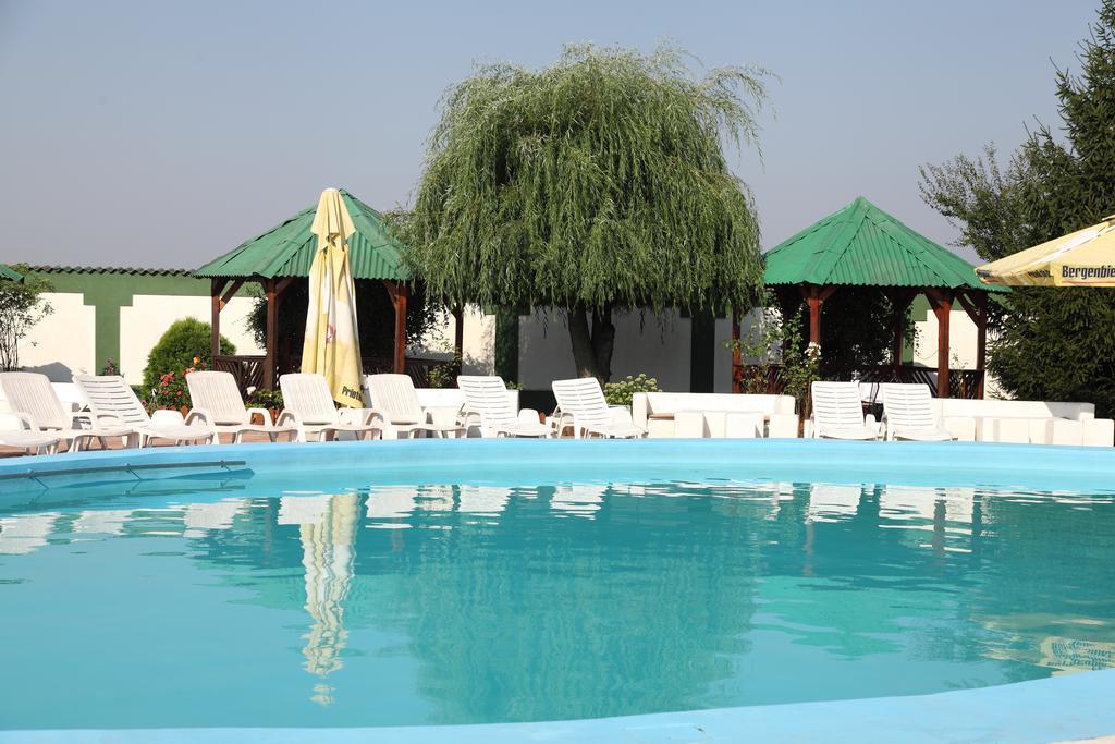 Găeşti Hotel Rodiv מראה חיצוני תמונה