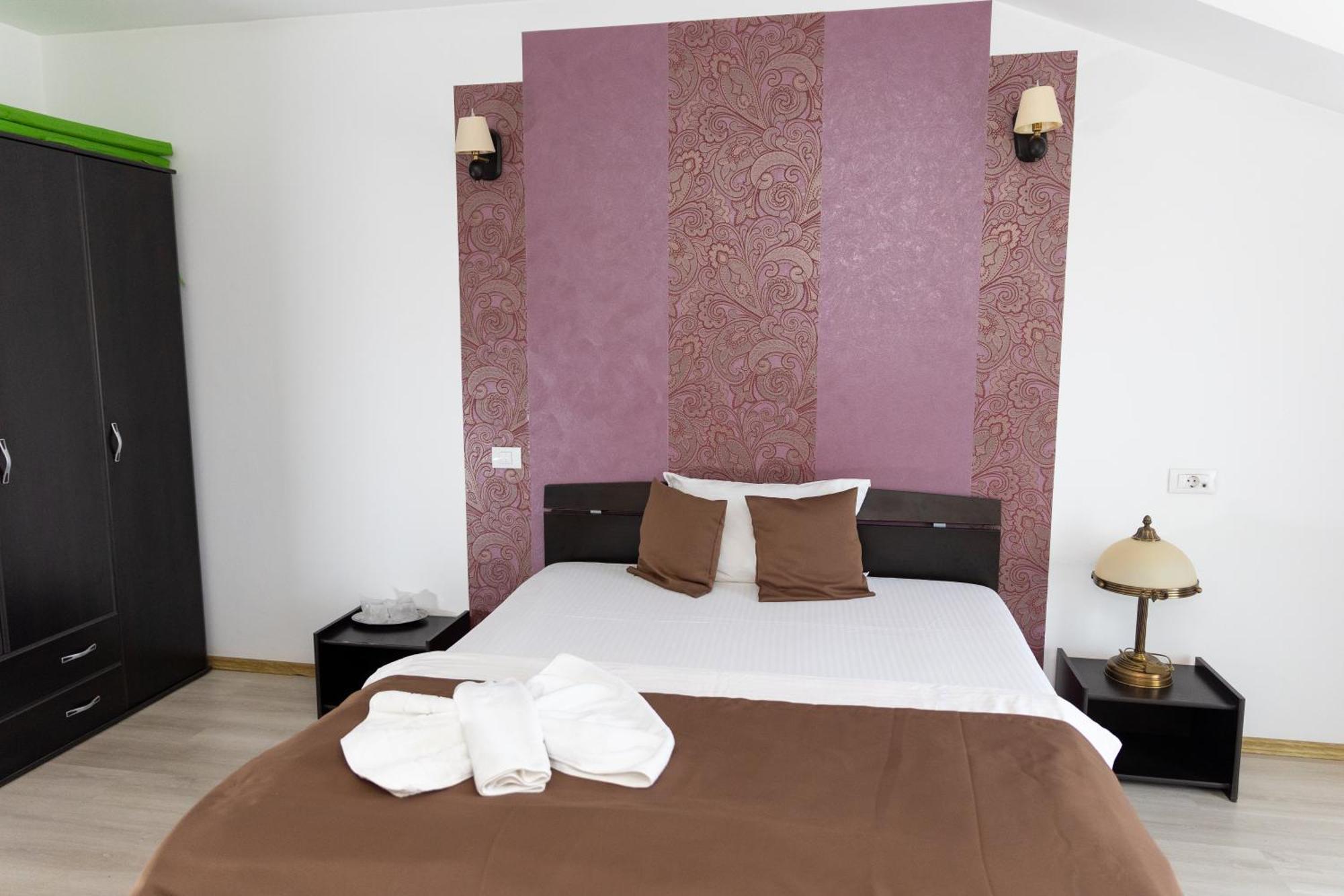 Găeşti Hotel Rodiv מראה חיצוני תמונה