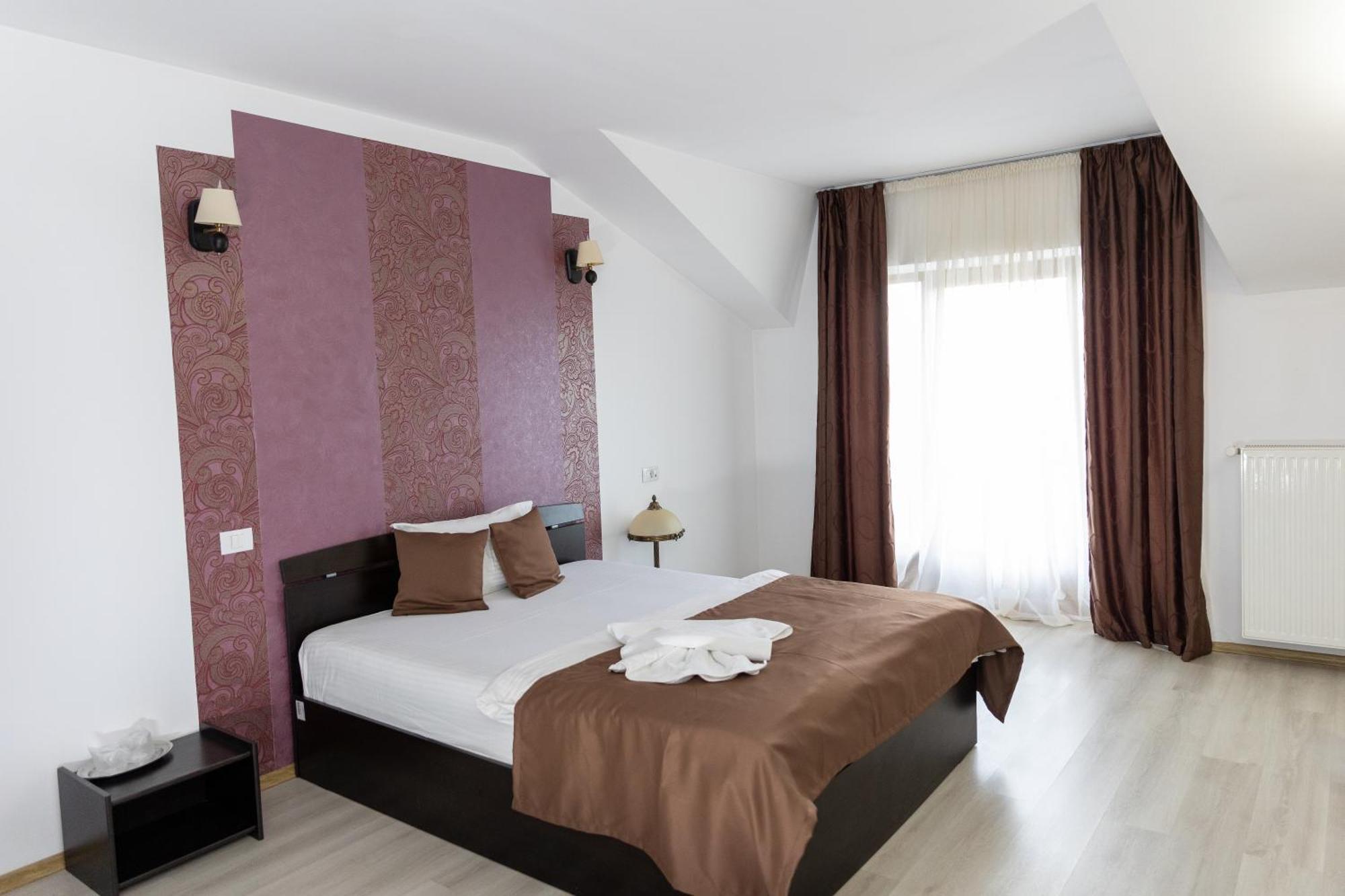 Găeşti Hotel Rodiv מראה חיצוני תמונה