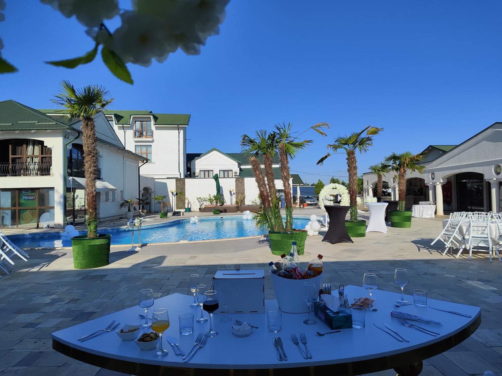 Găeşti Hotel Rodiv מראה חיצוני תמונה