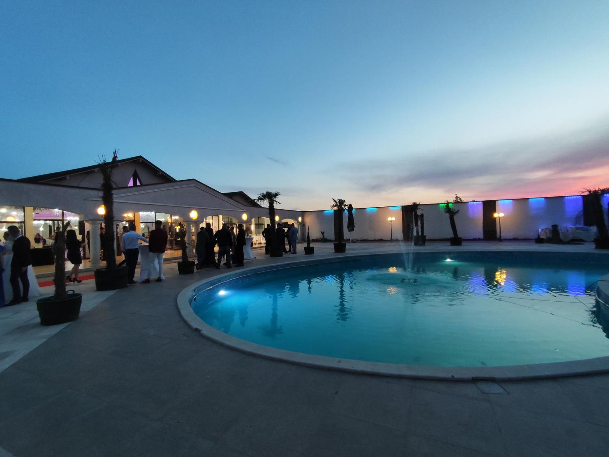 Găeşti Hotel Rodiv מראה חיצוני תמונה