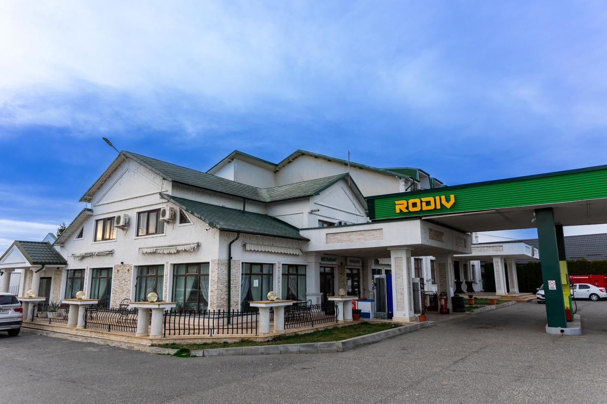 Găeşti Hotel Rodiv מראה חיצוני תמונה