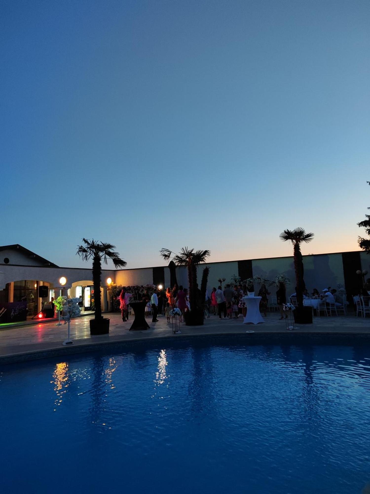 Găeşti Hotel Rodiv מראה חיצוני תמונה