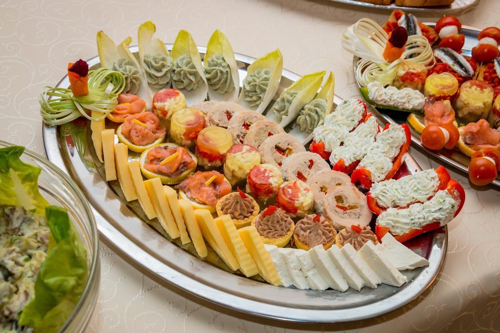 Găeşti Hotel Rodiv מראה חיצוני תמונה