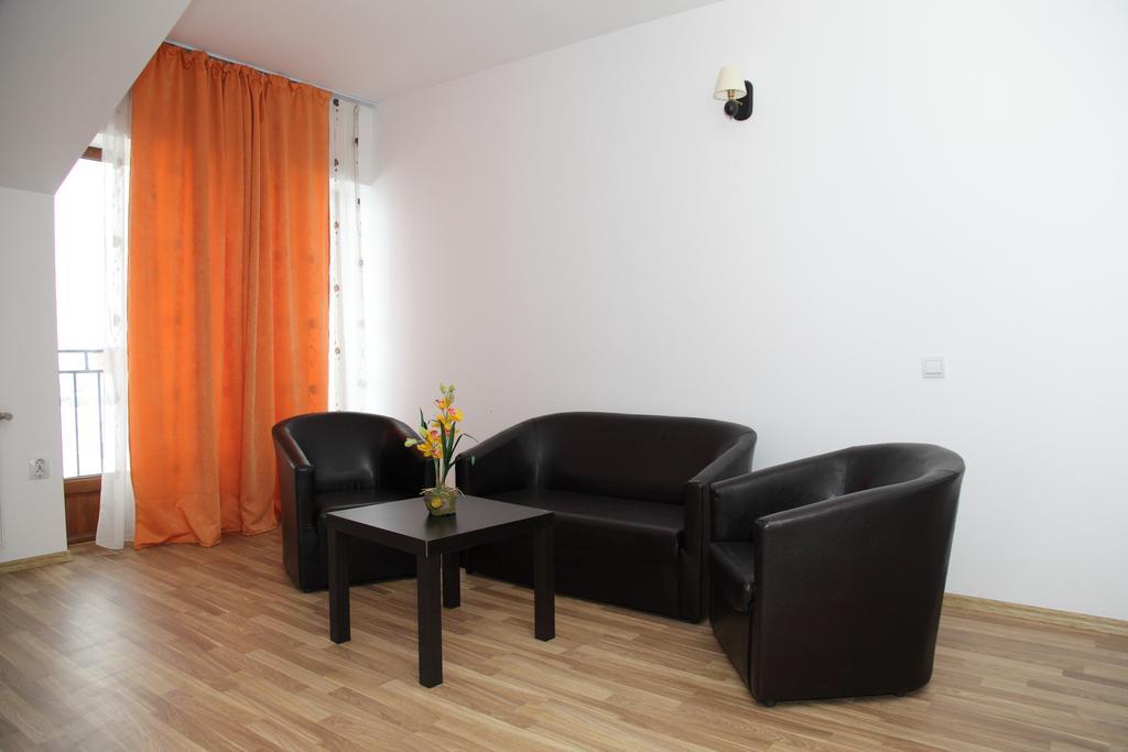 Găeşti Hotel Rodiv מראה חיצוני תמונה